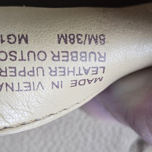 Pre loved authentic Michael Kors loafers - Picture 10 of 10